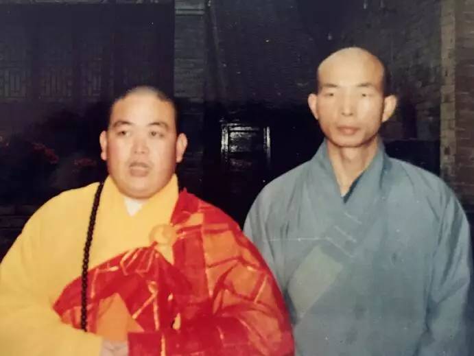 少林武僧释延觉雪地展现中国功夫,释延觉自称少林寺第一护法武僧