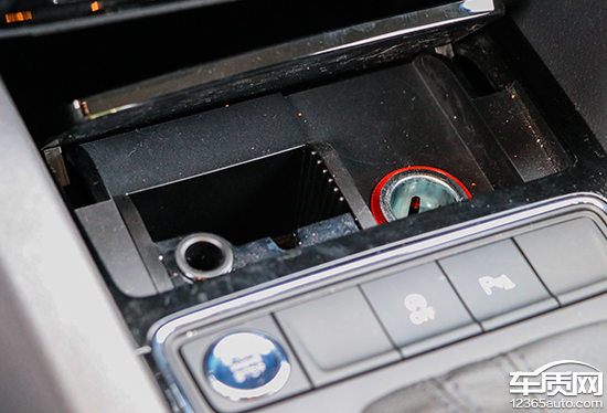 品学兼优2,沉浸式体验上汽大众速腾最新款