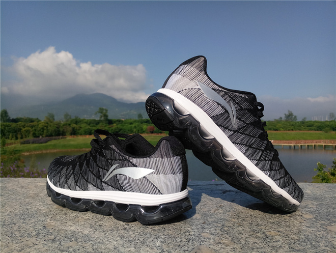 李宁弧型跑鞋,李宁跑鞋大绝影测评