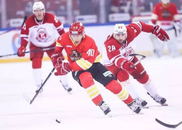 冰球比赛如果发生越位怎么办,冰球是犯规才能打架吗