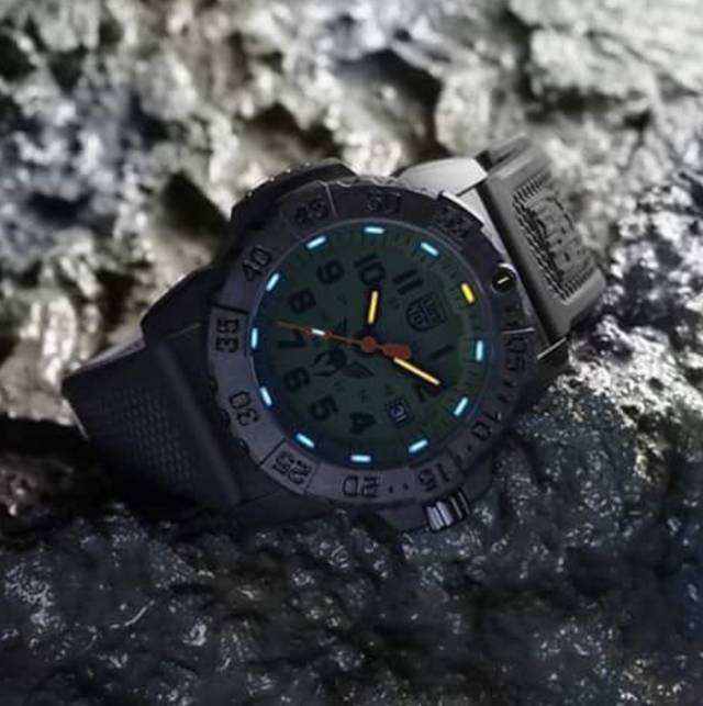 手表不一定要戴在手上面,手表不能超过15万