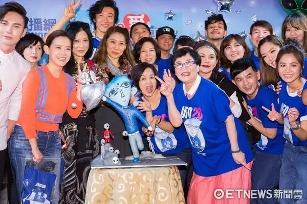 影视日报｜管虎战争片《八佰》苏州正式开机；2天3亿！《蜘蛛侠》强势归来激活开学季；《失业生》举办张国荣庆生会追忆哥哥音容笑貌