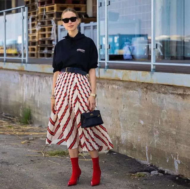 杨幂江疏影的时髦夹克,杨幂江疏影谁的衣服好