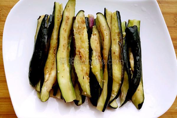 生拌茄子丝,生拌茄子和青椒的独特做法