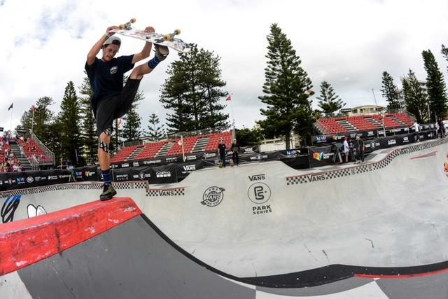 滑板职业比赛大跳台五圈,职业公园滑板巡回赛