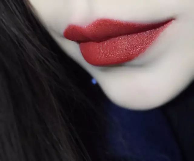 魅可口红哪个色号适合黄皮显白,黄皮最显白的裸色十大口红