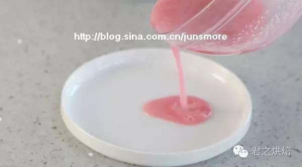 极简单的牛奶布丁，香浓嫩滑好美味！