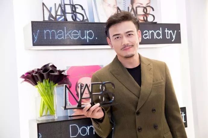 “老司机”NARS开车进北京｜登陆SKP再留情！腮红口红“污”到没眼看，底妆系列也玩“假正经”？