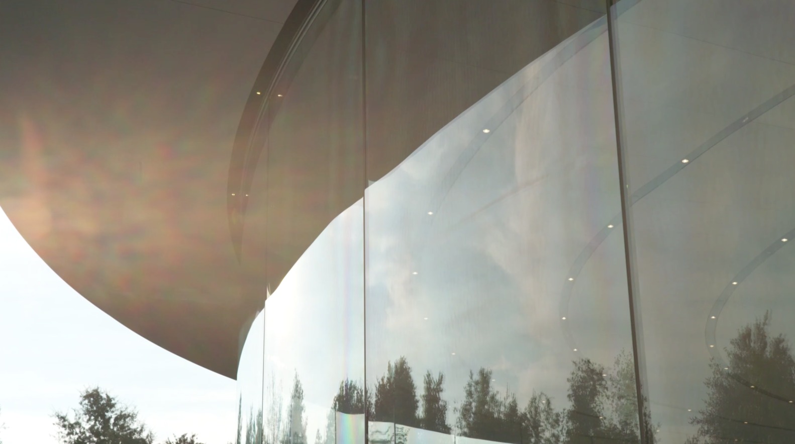 乔布斯剧院的首次发布会,苹果乔布斯礼堂发布会