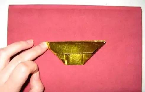 中秋节拜月娘折纸教程视频,黄纸手工折纸菠萝元宝