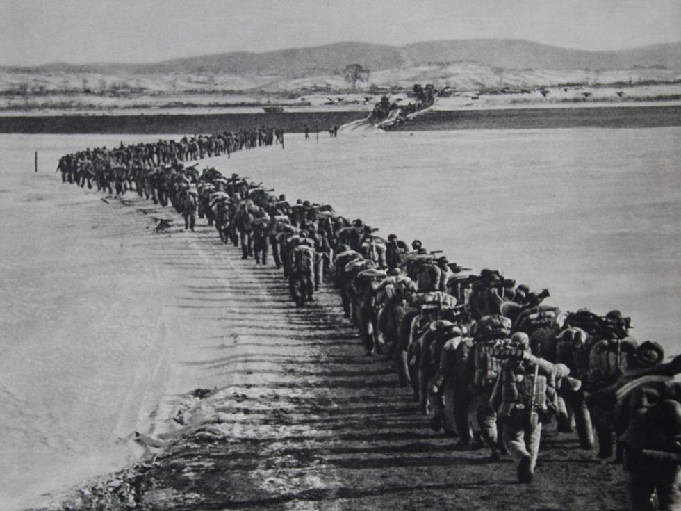 同为中国*队军**,为什么在抗日战争中的表现远远不如朝鲜战争?