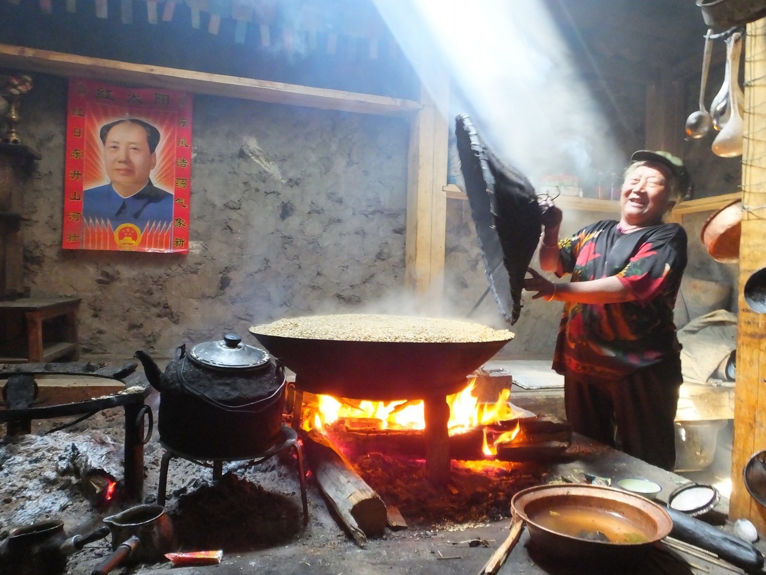 泸亚东线沿途风景,泸亚线穿越原始森林