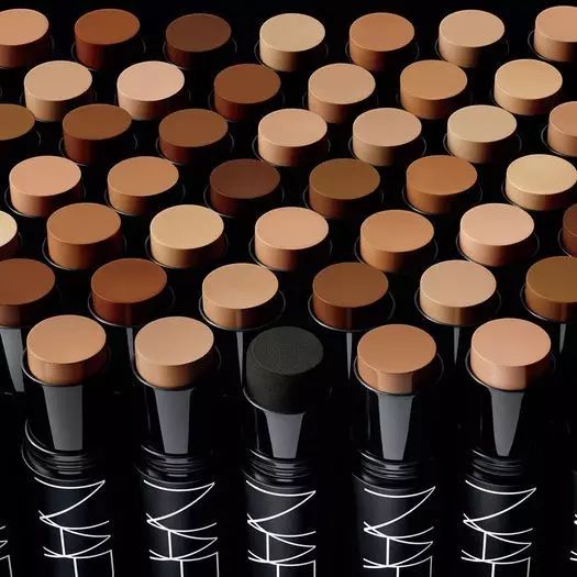 “老司机”NARS开车进北京｜登陆SKP再留情！腮红口红“污”到没眼看，底妆系列也玩“假正经”？