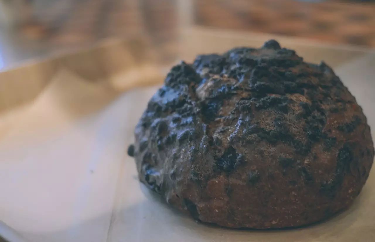 分分钟扫空，南京必吃网红酵母面包店终于盼来啦~足足70+种，雷神巧克力盐之花……杭州人又有口福了