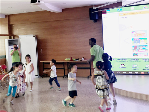 书香暑期托管,暑假读书活动