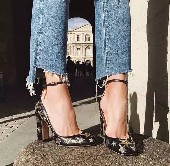 为什么自己穿潮流的衣服那么丑,为什么衣服怎么穿都丑