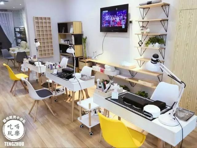 这次探店！我们瞄准了一家能让你少女心炸裂的美甲店