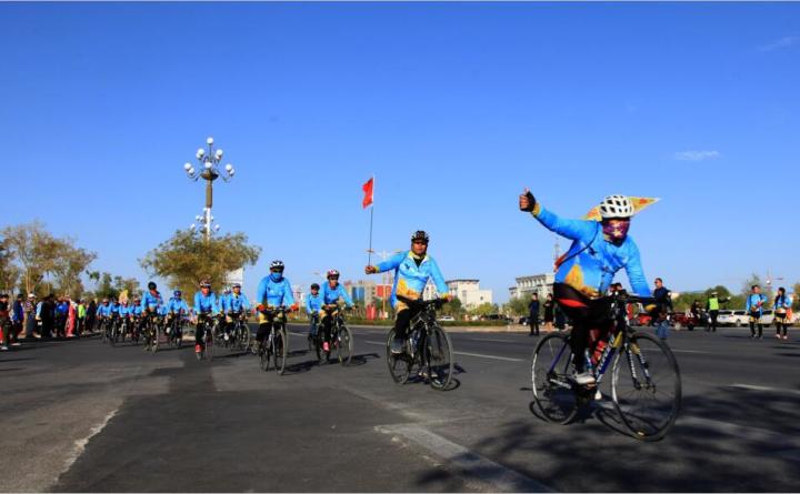 美丽的内蒙古额济纳胡杨林,恋上南山路美图
