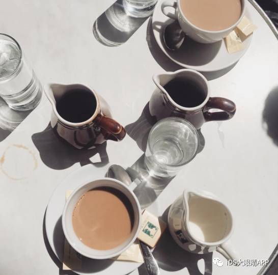 赵丽颖18巴黎时装周,赵丽颖咖啡馆