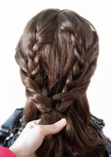 披头散发怎么扎头发好看,披头散发的头发教程