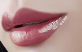 秋季不显唇纹唇釉,秋季唇釉推荐色号大牌