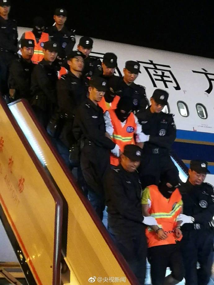 信了商家说的“钻戒每年能换新”,花了几万元买钻戒,结果……这里的套路深到你想不到|武汉早班车