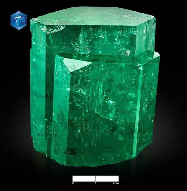 教育底色什么颜色,矿物颜色