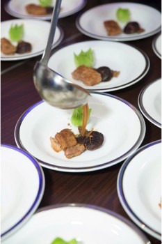 美味烹制的时光∣∣VASTO打造顶级时光晚宴致敬25周年！