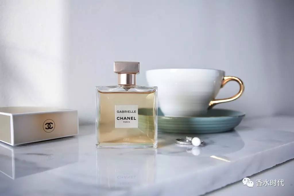 香奈儿员工福利待遇,香奈儿最近新作