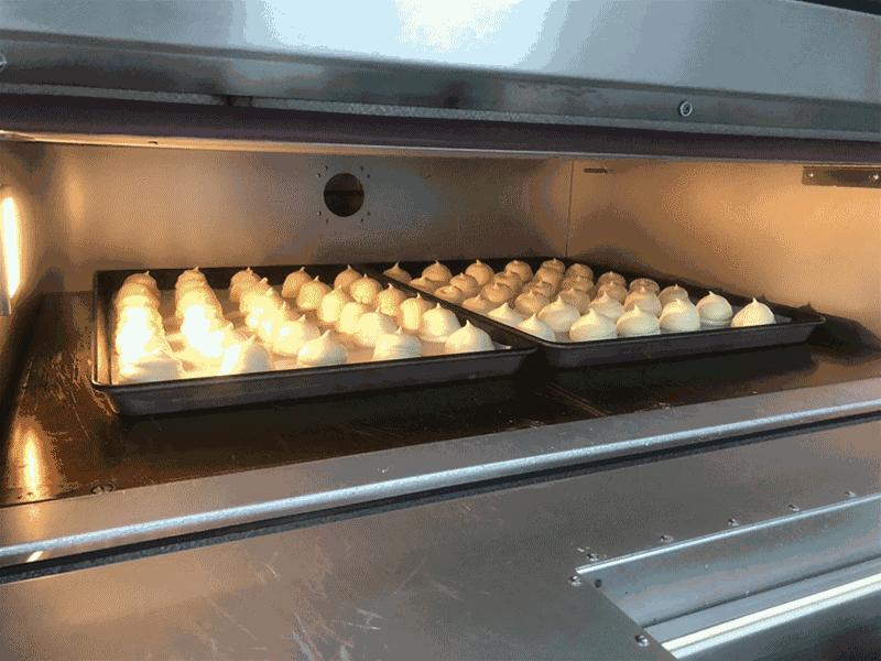 鲍师傅网红店排队,鲍师傅在南京排队