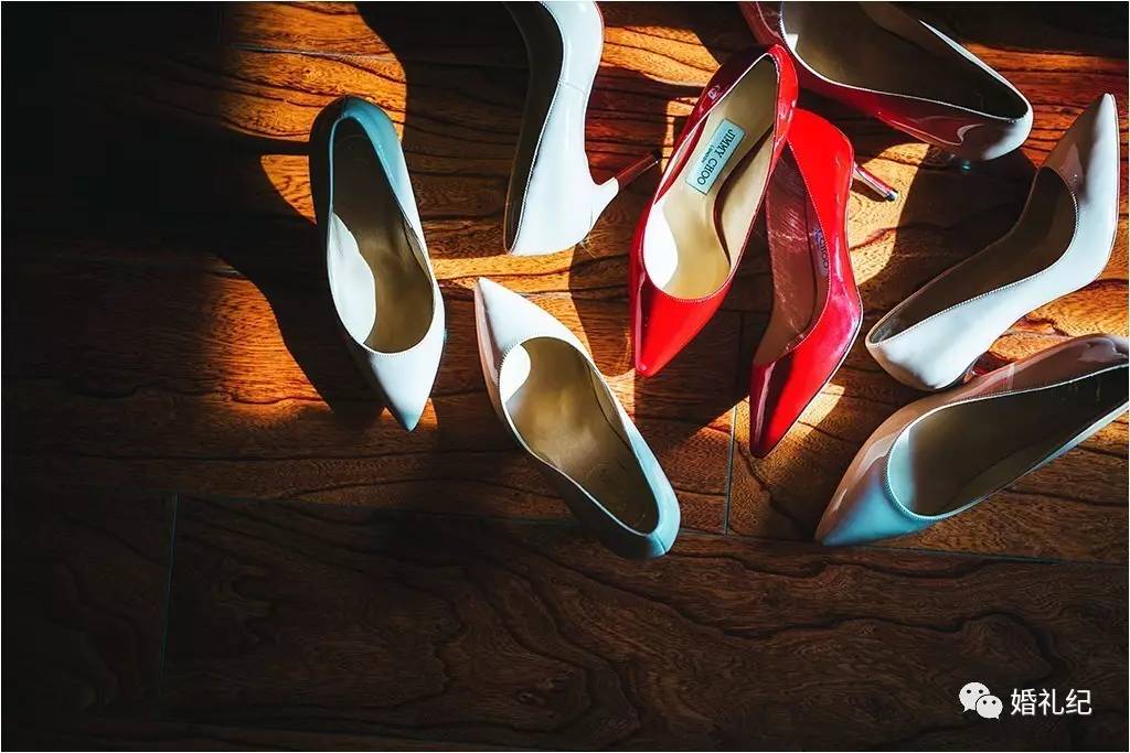 痛！有新娘把婚鞋买成了X鞋！