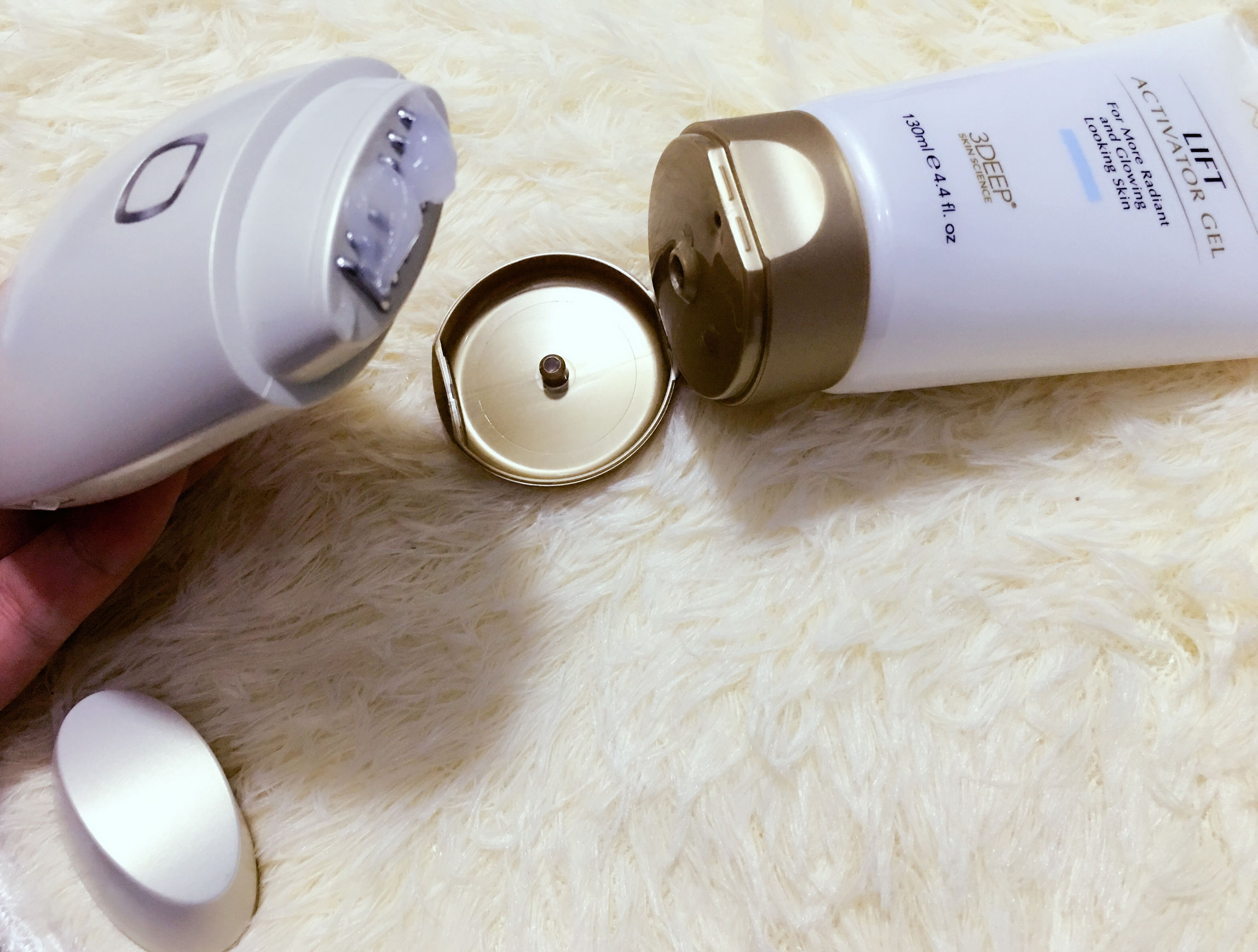 20岁美容仪测评,女大学生变形计