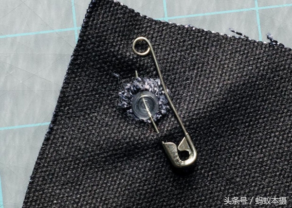 拍玻璃反光如何去除,隔着玻璃拍照后期怎么消除反光