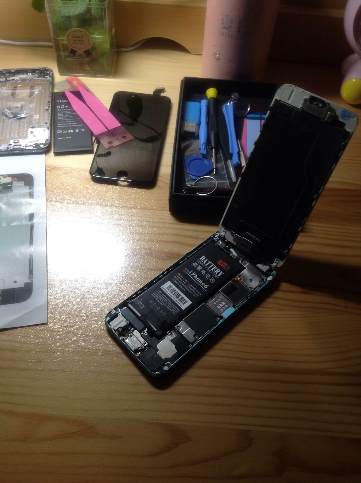 网友苹果手机换屏幕,iphone6plus换屏幕和外壳