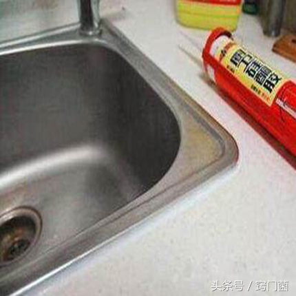 厨房水槽发霉用美缝剂还是玻璃胶,橱柜水槽玻璃胶发霉