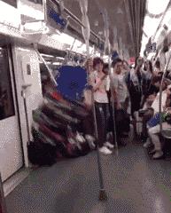 葬爱家族缺一块水泥地,广西葬爱家族水泥地斗舞完整视频