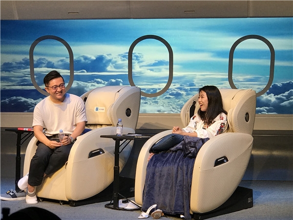 在机场搭讪女星,搭讪的场所是哪里