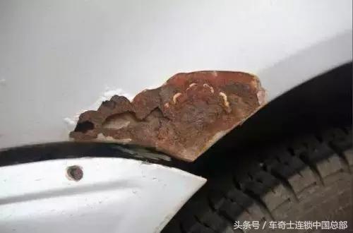 汽车刮痕生锈了用什么砂纸打磨,车身上的锈点不处理