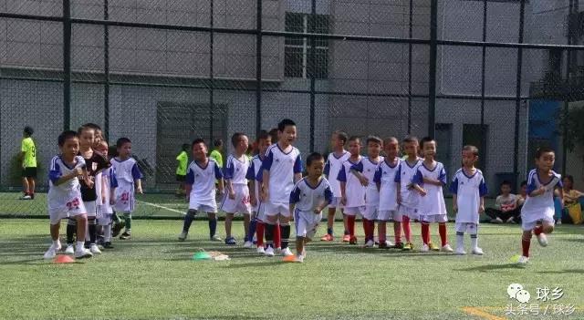 五华新球王足球人才工程发力,青少年足球发展基金会举办公益夏令营育新苗