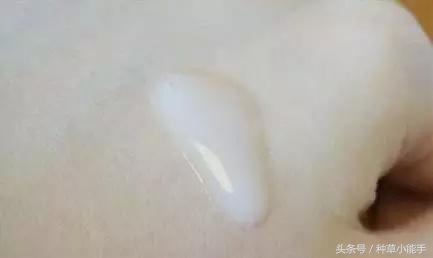 娜扎晒美背皮肤白到发光,娜扎变身神奇女侠白到发光