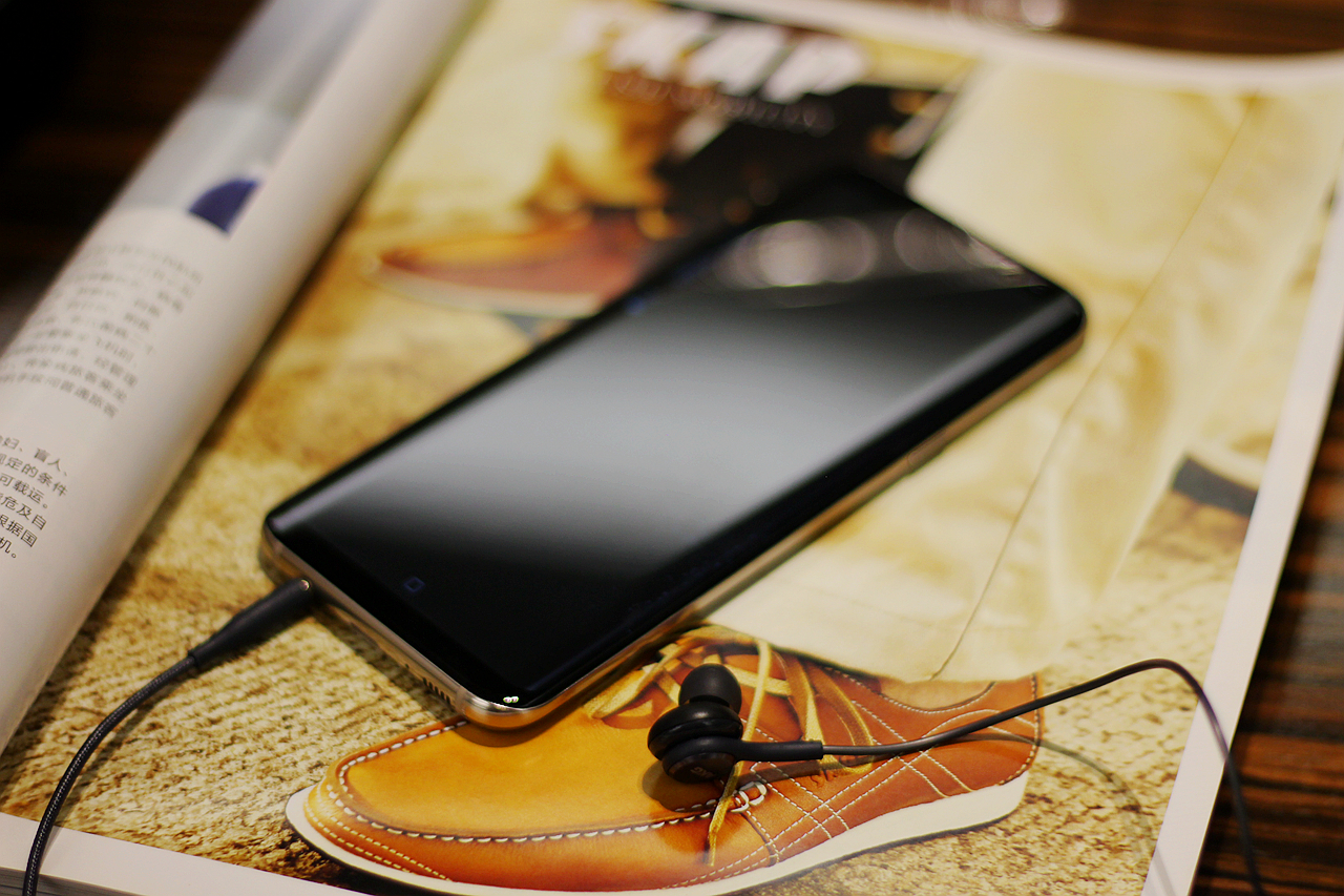 三星galaxys8和三星s8的区别,三星s8+还值得推荐吗