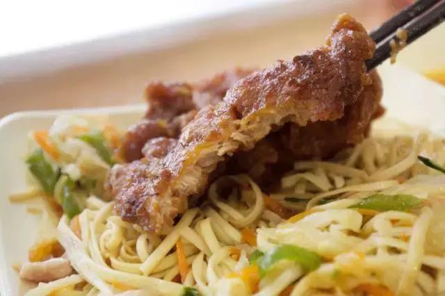 最好吃的冷面推荐,40度的天吃一碗麻辣烫