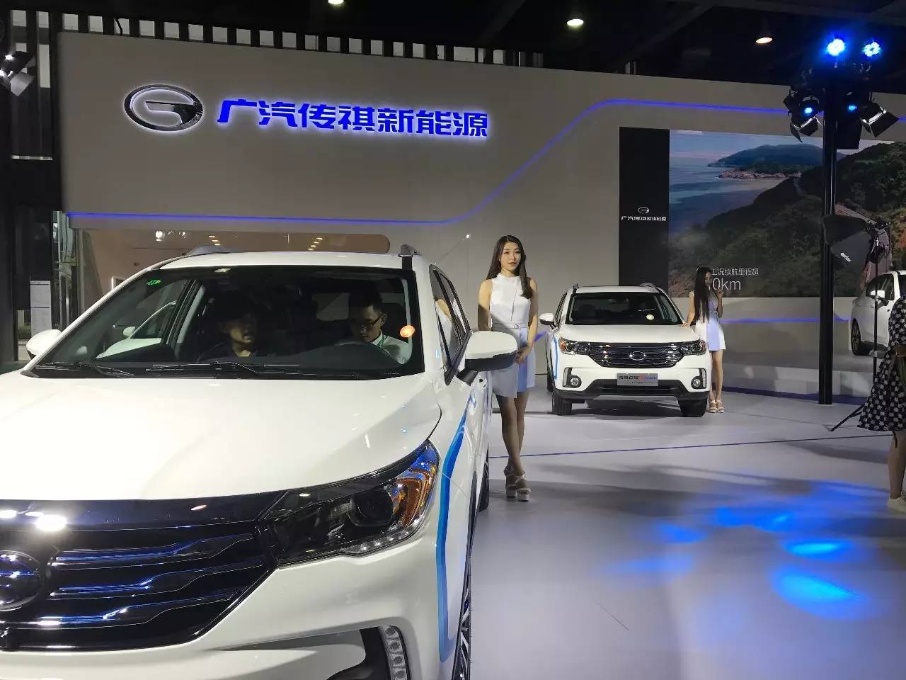 新能源汽车有人喜欢购买吗,第一批买新能源汽车的怎么样了