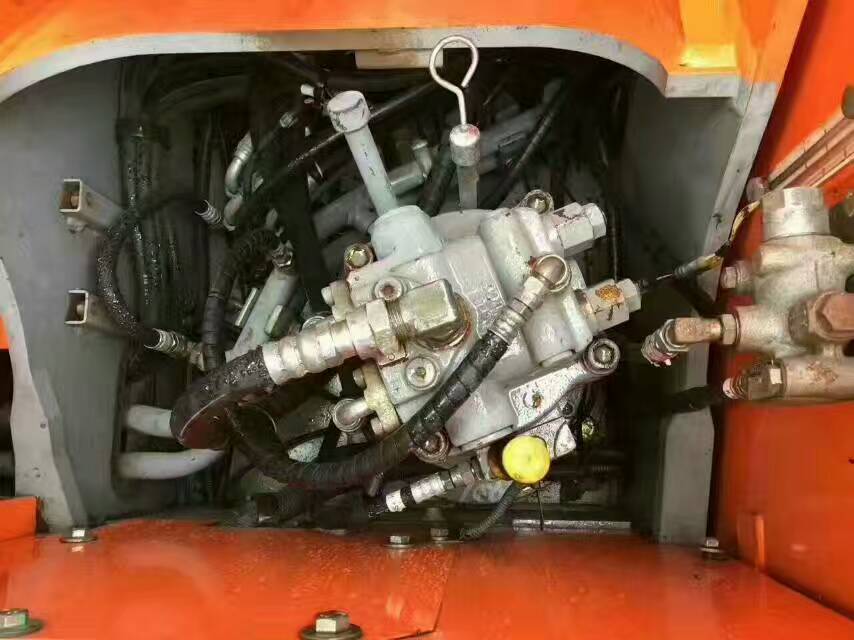 二手挖掘机现场实拍,二手挖掘机直击现场