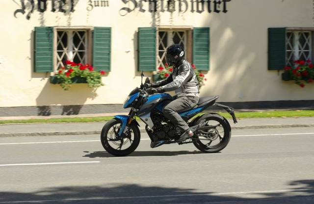 天剑王150优缺点,雅马哈飞致150和天剑150z什么区别