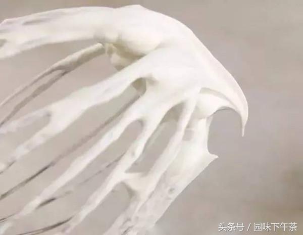 奶油的制作方法用淡奶油和黄油,稀奶油是液体状还是糊状