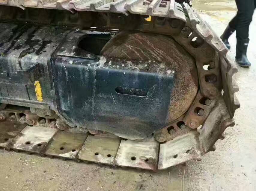 二手挖掘机现场实拍,二手挖掘机直击现场