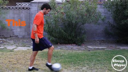 带球时怎么抬头看人,带球总是不抬头怎么办