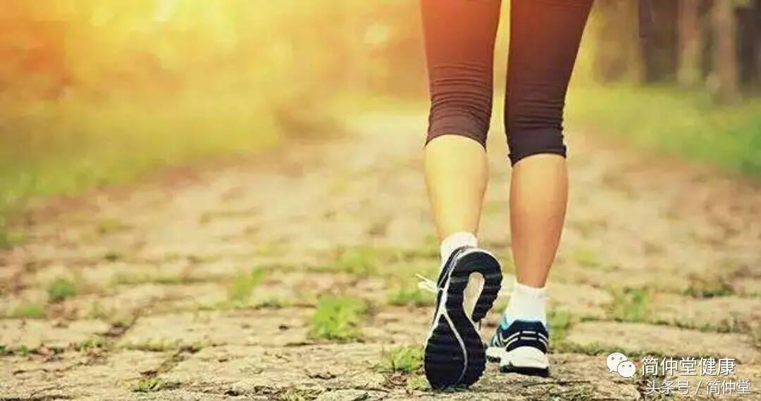 人变老最先从哪表现出来,人变老的三个时间段