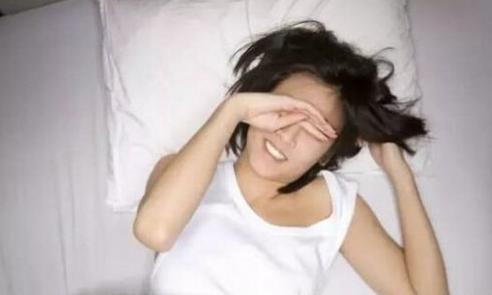 起床后可以洗头、揉眼、喝凉水吗？